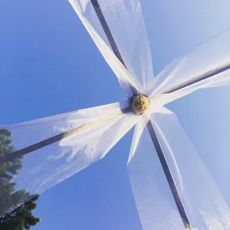 Voeroes Kastely Kunbaracs