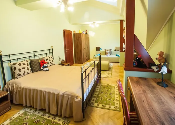 Guest house Voeroes Kastely *