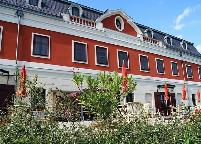 Voeroes Kastely Guest house